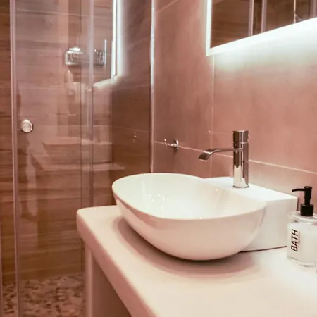 οtto Apts Λουτρά