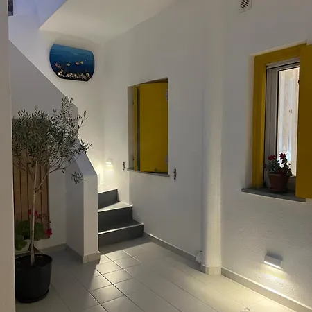 οtto Apts * Loutrá
